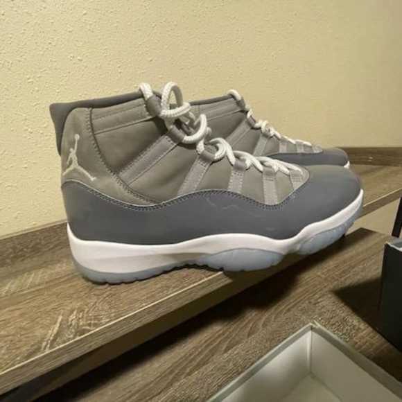 Cool Grey Jordan 11 - Picture 3 of 4